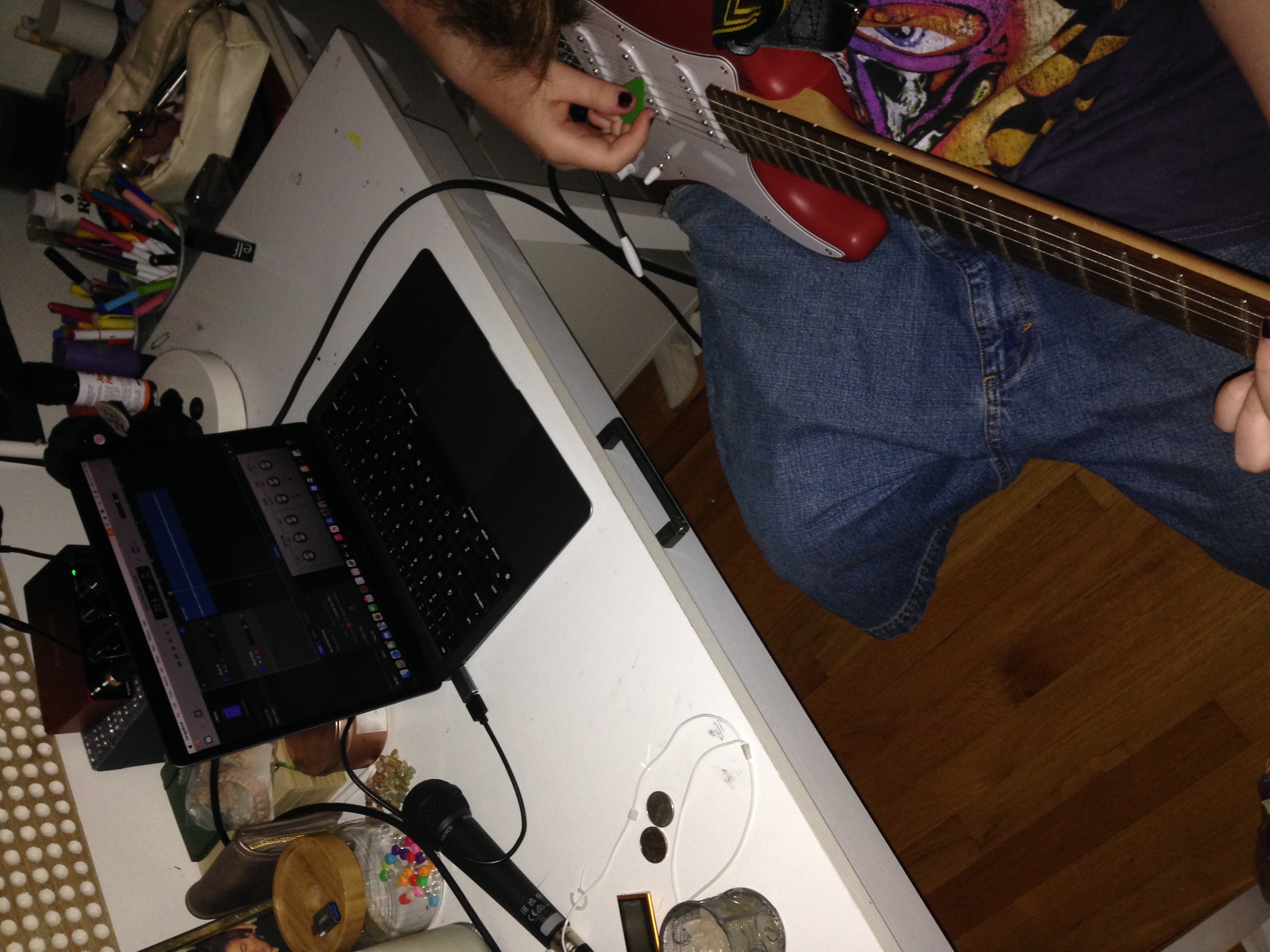 super awesome photo of me makng my song Uptight